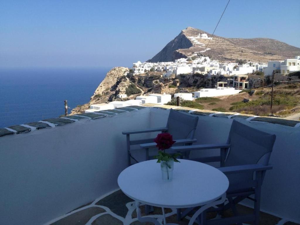 Folégandros Kifines Suites מראה חיצוני תמונה